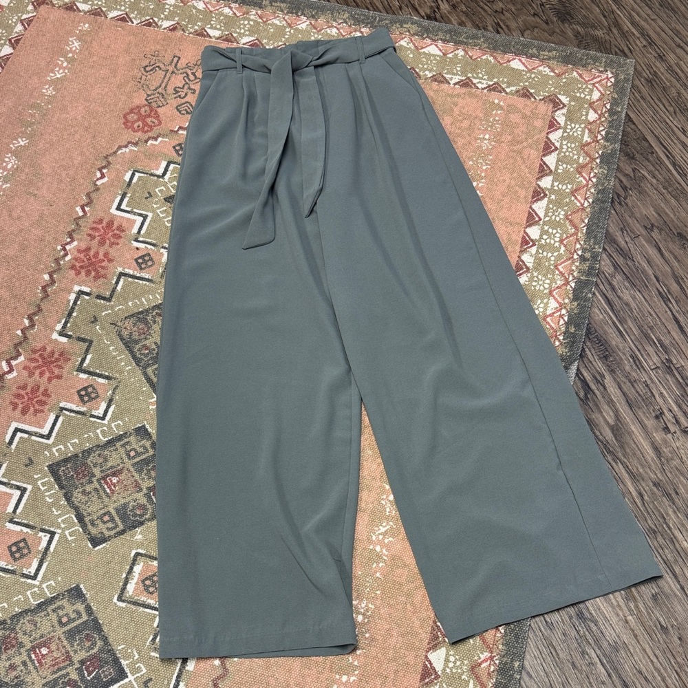 NWOT BB Dakota Green Gray Wide-Leg Pants